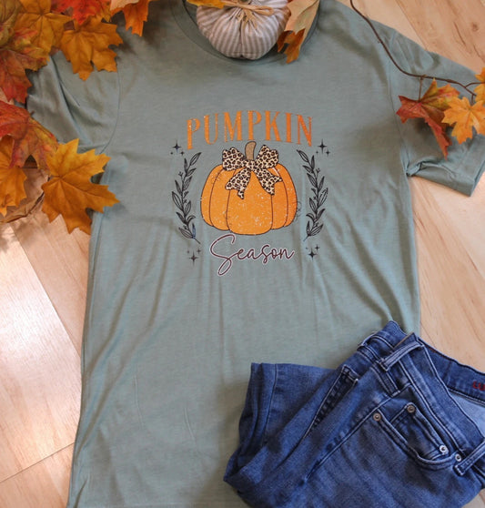 Pumpkin Season Graphic Tee Size Small