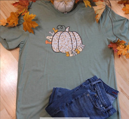 Fall Season Graphic T-shirt Size Large